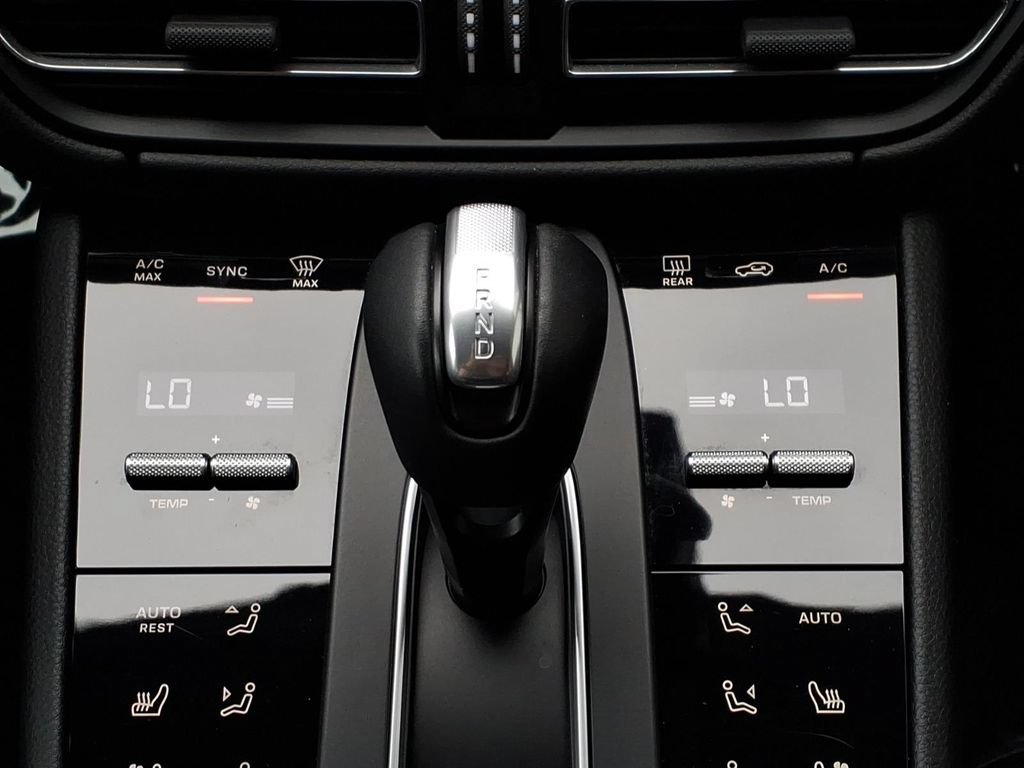 Used 2022 Porsche Macan AWD/4WD image 19
