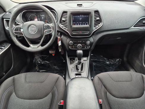 Used 2019 Jeep Cherokee Latitude w/ Popular Appearance Group FWD image 12
