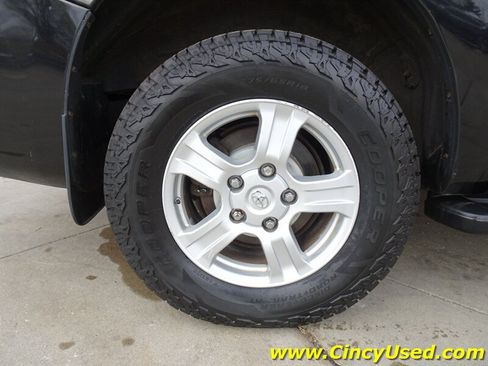 Used 2012 Toyota Sequoia SR5 AWD/4WD image 30