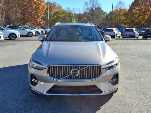 Certified 2023 Volvo XC60 B5 Plus w/ Climate Package image 10