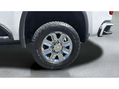 Used 2024 Chevrolet Silverado 2500 High Country w/ High Country Premium Package AWD/4WD image 23