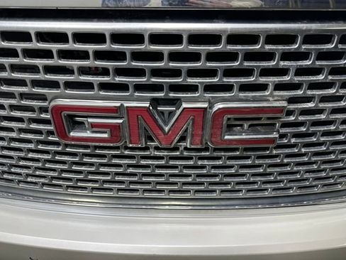 Used 2017 GMC Yukon XL Denali w/ Open Road Package image 9