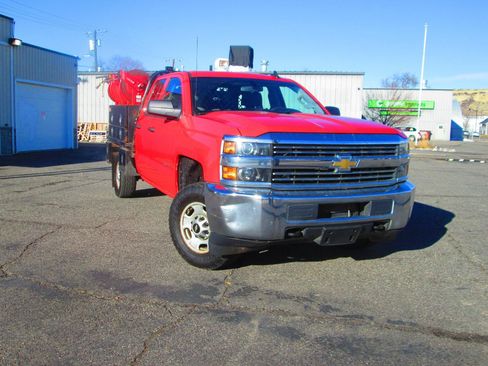 Used 2017 Chevrolet Silverado 2500 W/T AWD/4WD image 3