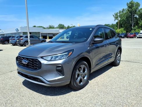 Certified 2024 Ford Escape ST-Line w/ Tech Pack #1 AWD/4WD image 3