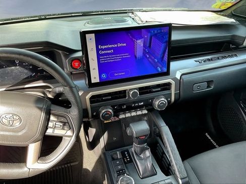 Used 2025 Toyota Tacoma TRD Off-Road w/ TRD Off Road Upgrade Package AWD/4WD image 12
