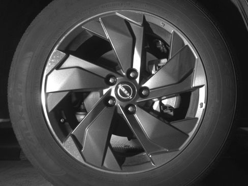 Used 2025 Nissan Rogue SV FWD image 13