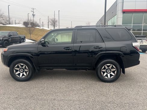 Used 2022 Toyota 4Runner TRD Off-Road Premium image 6