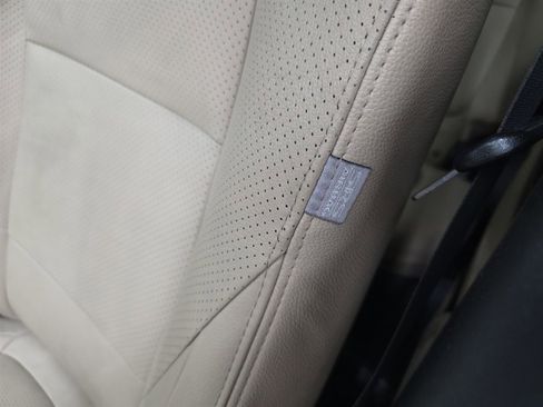 Used 2018 Mitsubishi Outlander SEL image 35