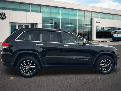 Used 2017 Jeep Grand Cherokee Limited w/ Luxury Group II AWD/4WD image 4
