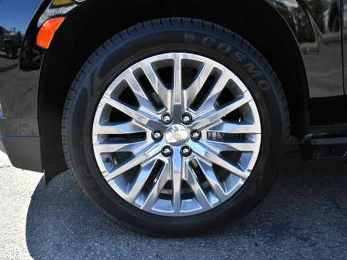 Used 2023 Chevrolet Tahoe Premier w/ Advanced Technology Package RWD image 12