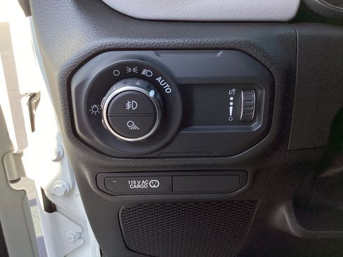 Used 2023 Jeep Gladiator Overland image 31