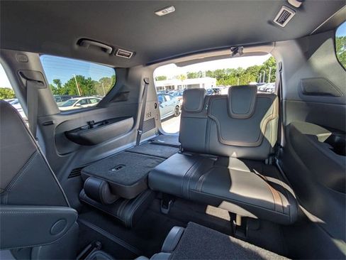 New 2025 Nissan Armada SL w/ Captain's Chari Seat Package image 28
