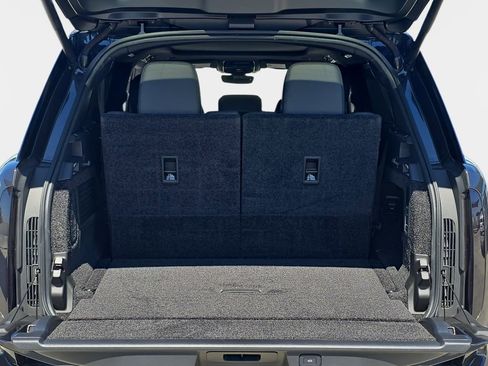 New 2026 Land Rover Range Rover Long Wheelbase SE AWD/4WD image 15