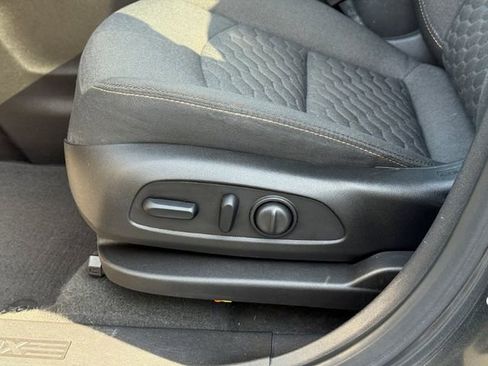 Used 2018 Chevrolet Equinox LT image 13