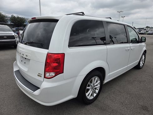 Used 2019 Dodge Grand Caravan SXT FWD image 3