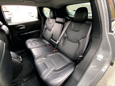 Used 2023 Jeep Cherokee Altitude Lux AWD/4WD image 21