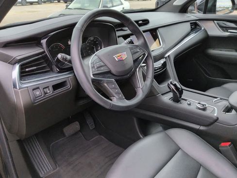 Used 2023 Cadillac XT5 Premium Luxury AWD/4WD image 2