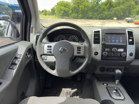 Used 2021 Nissan Frontier SV RWD image 16