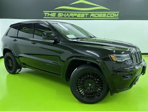 Used 2020 Jeep Grand Cherokee Altitude AWD/4WD image 1