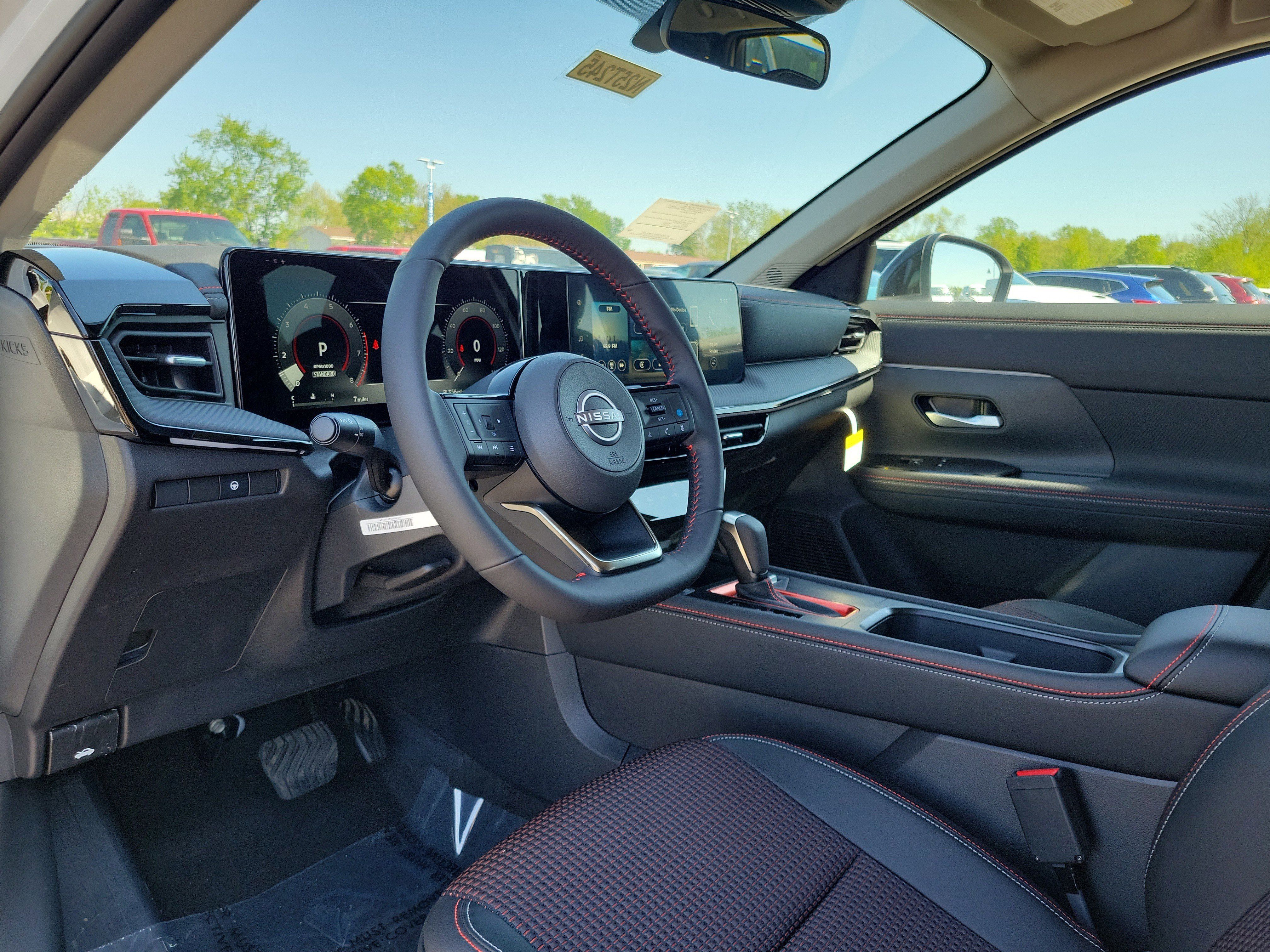 Used 2025 Nissan Kicks SR AWD/4WD image 20