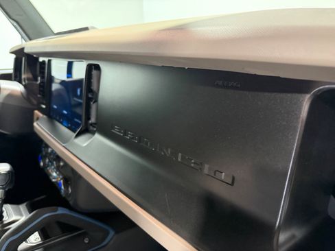 Used 2022 Ford Bronco Wildtrak AWD/4WD image 34