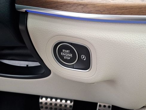 New 2026 Mercedes-Benz GLS 450 4MATIC image 17