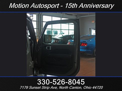 Used 2022 Jeep Wrangler Unlimited Sahara AWD/4WD image 39