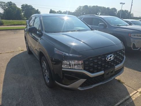 Used 2023 Hyundai Santa Fe SE FWD image 2