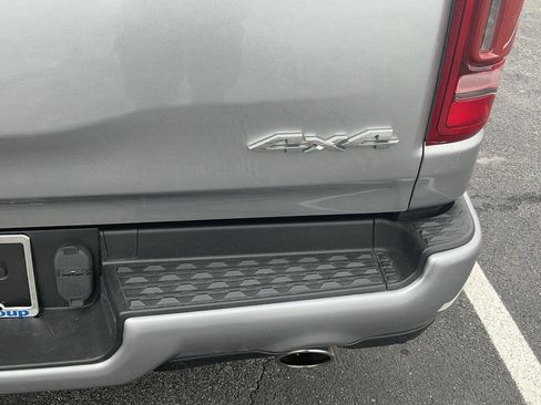 Used 2019 RAM 1500 Laramie image 31