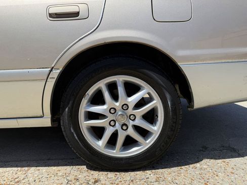 Used 2001 Toyota Camry LE FWD image 9