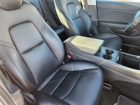 Used 2018 Tesla Model 3 Long Range image 11