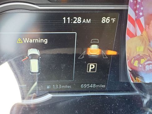 Used 2019 Nissan Kicks SV FWD image 2