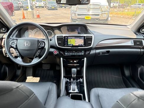 Used 2017 Honda Accord EX-L image 8