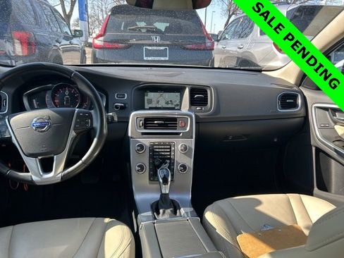 Used 2017 Volvo S60 T5 Dynamic image 17