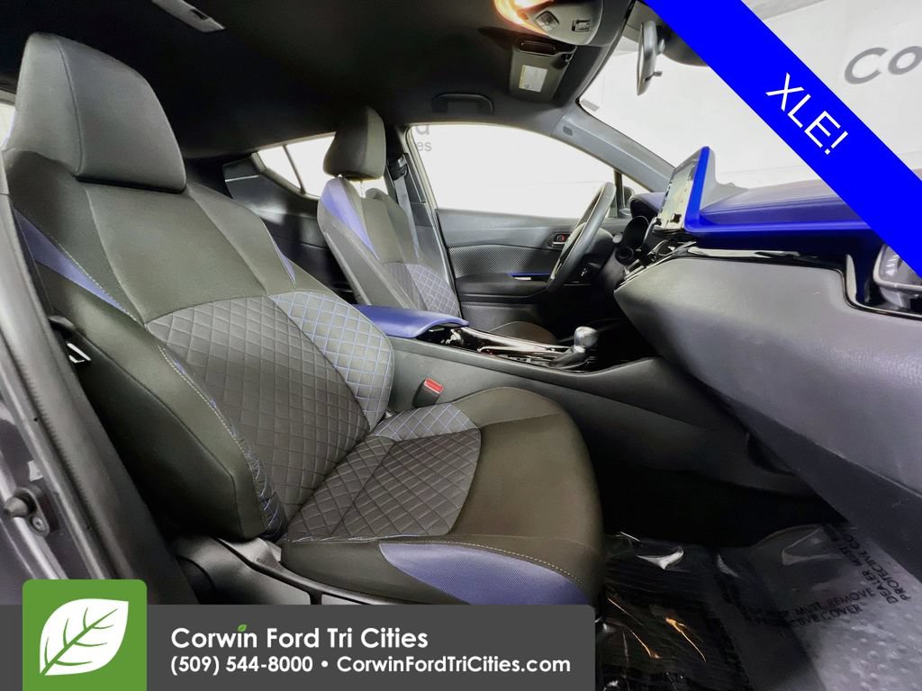 Used 2021 Toyota C-HR XLE FWD image 17