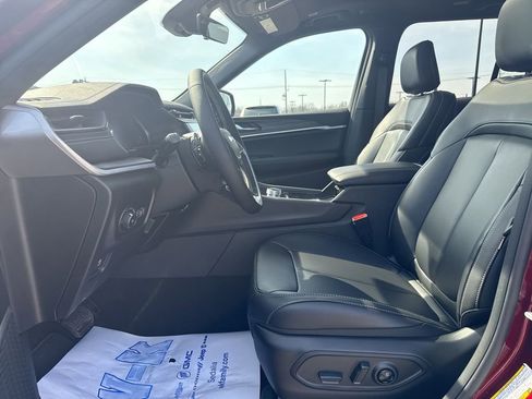 New 2026 Jeep Grand Cherokee Limited w/ Limited Altitude Package image 15