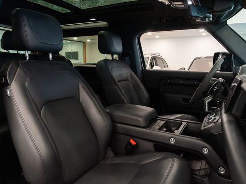 Used 2023 Land Rover Defender 90 V8 image 10