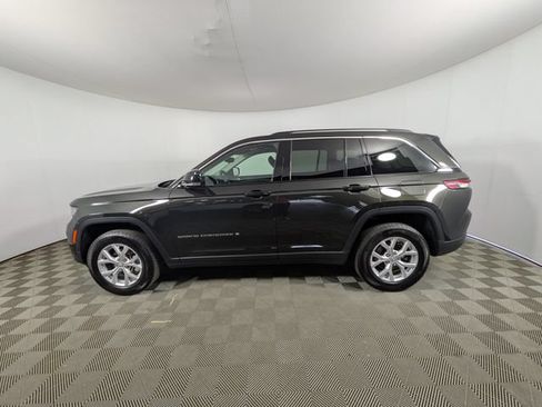 Used 2024 Jeep Grand Cherokee Limited AWD/4WD image 29