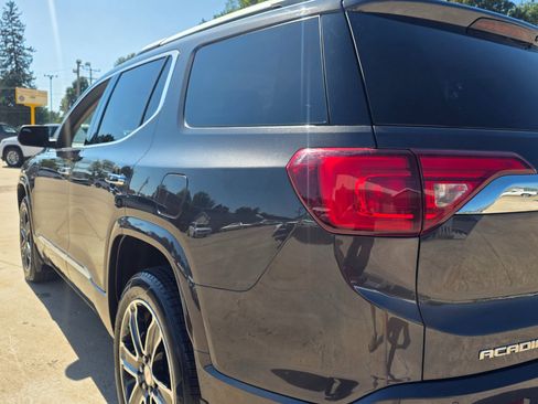 Used 2019 GMC Acadia Denali image 20