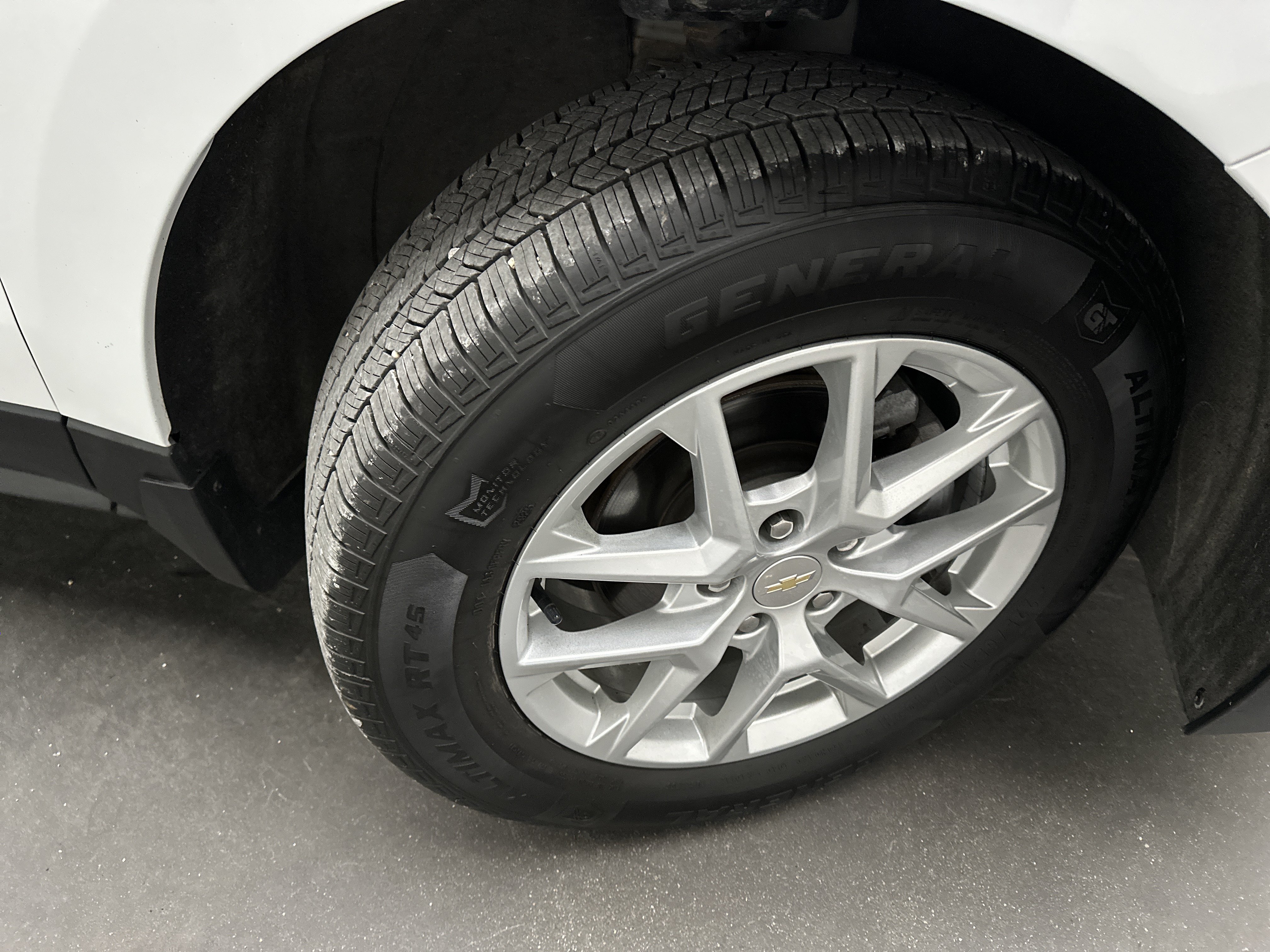 Used 2023 Chevrolet Equinox LT w/ LPO, Floor Liner Package AWD/4WD image 12