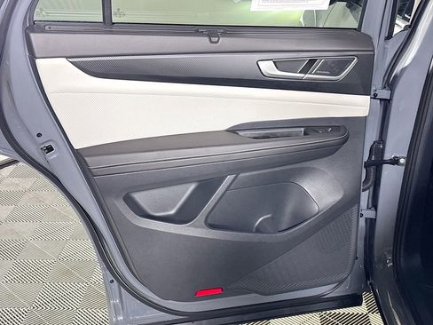 Used 2024 Volkswagen Atlas Cross Sport SEL Premium R-Line image 20