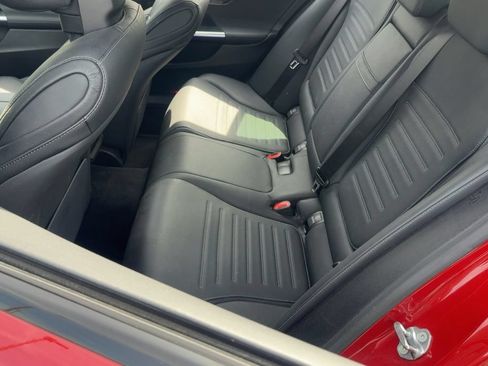 Used 2023 Mercedes-Benz C 300 Sedan image 12