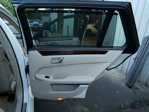 Used 2014 Mercedes-Benz E 350 4MATIC Wagon image 40