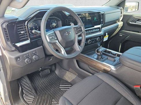 New 2026 Chevrolet Silverado 1500 LT Trail Boss w/ Convenience Package II image 3