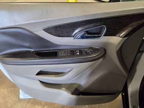 Used 2016 Buick Encore Convenience FWD image 5