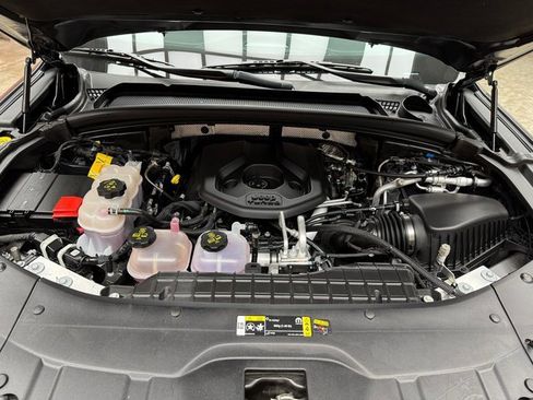 Used 2024 Jeep Grand Cherokee Overland w/ Luxury Tech Group IV image 27