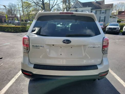 Used 2018 Subaru Forester 2.5i Premium w/ All-Weather Package image 4
