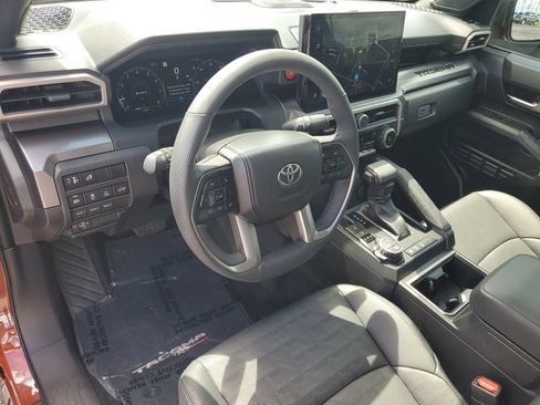 Used 2025 Toyota Tacoma TRD Off-Road w/ TRD Off Road Premium Package AWD/4WD image 6