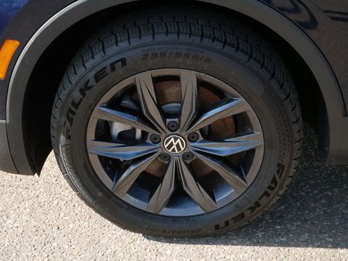 Certified 2023 Volkswagen Tiguan SE w/ Panoramic Sunroof Package image 15