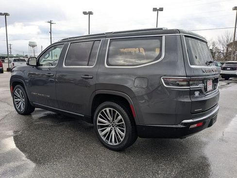 Used 2022 Jeep Grand Wagoneer Series III AWD/4WD image 6